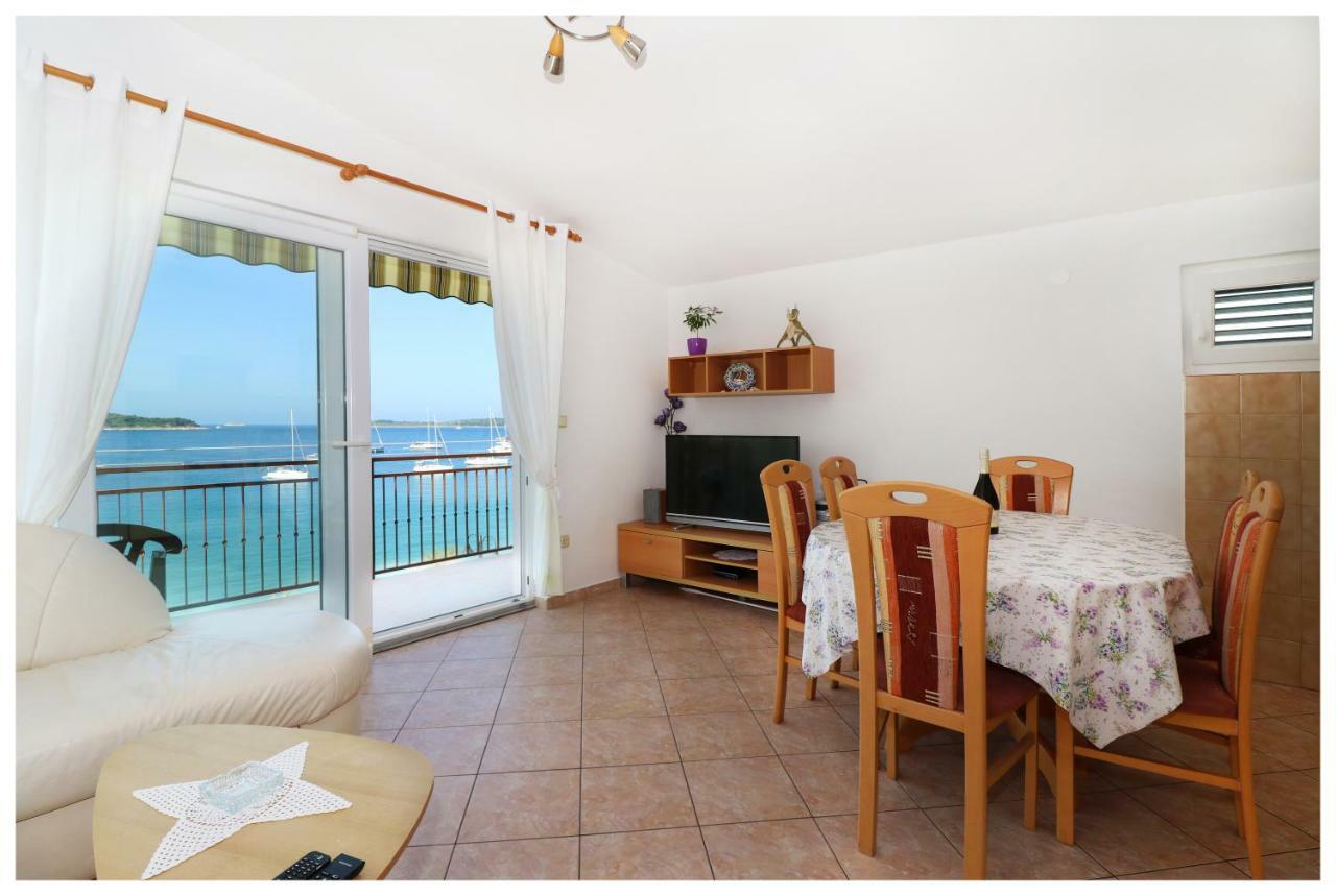 Petra Apartment Primosten