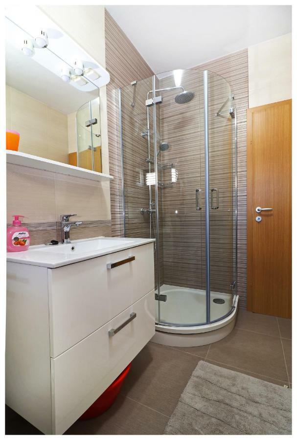 Apartment Petra Primosten